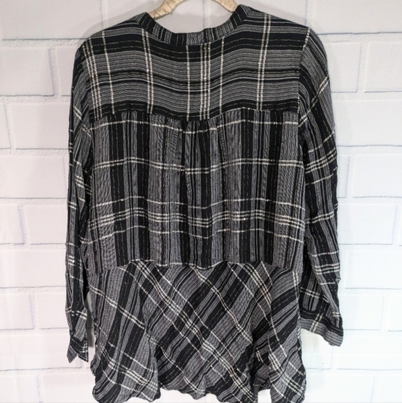 Lane Bryant Black/Silver Half Button Up Top Back Ruffle - Picture 2 of 5